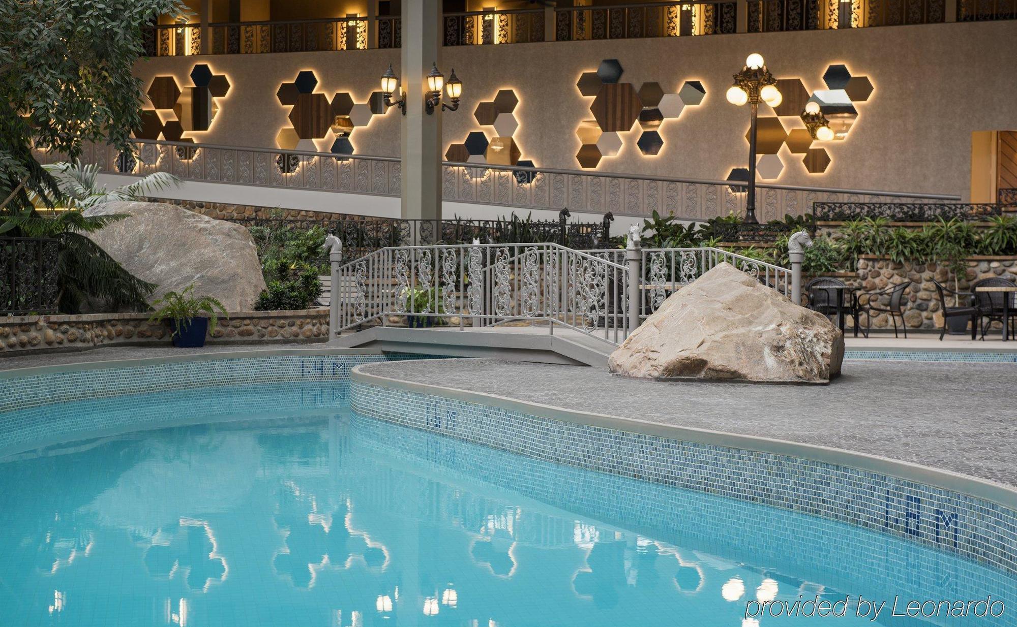 Saskatoon Inn & Conference Centre Exterior photo
