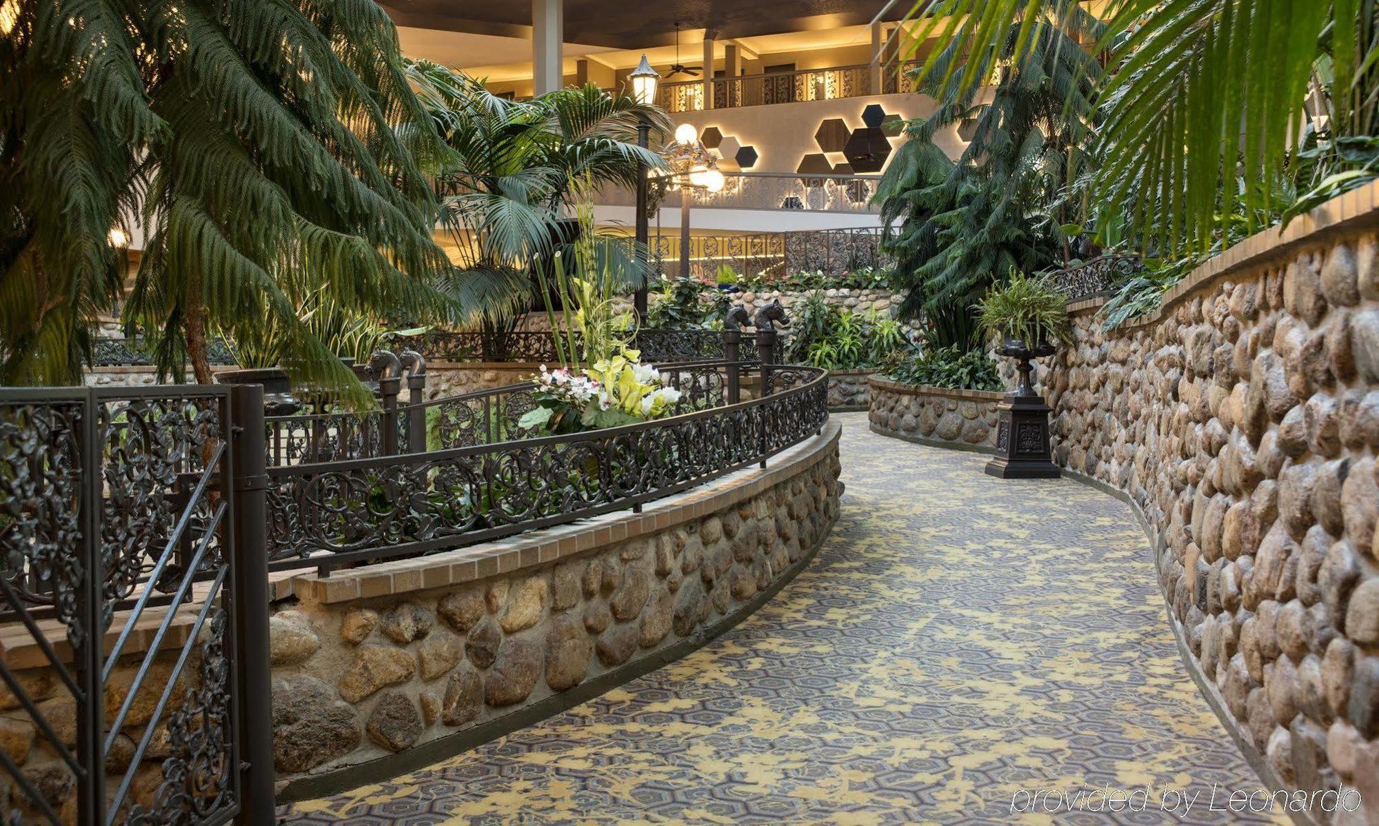 Saskatoon Inn & Conference Centre Exterior photo